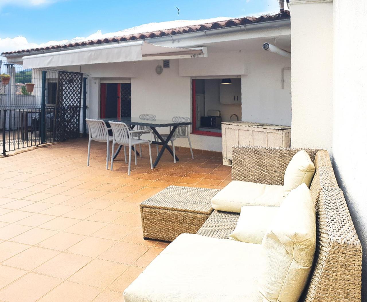 Casa Lola - Terraza Panoramica En El Centro Del Pueblo Apartman Sant Joan de les Abadesses Kültér fotó